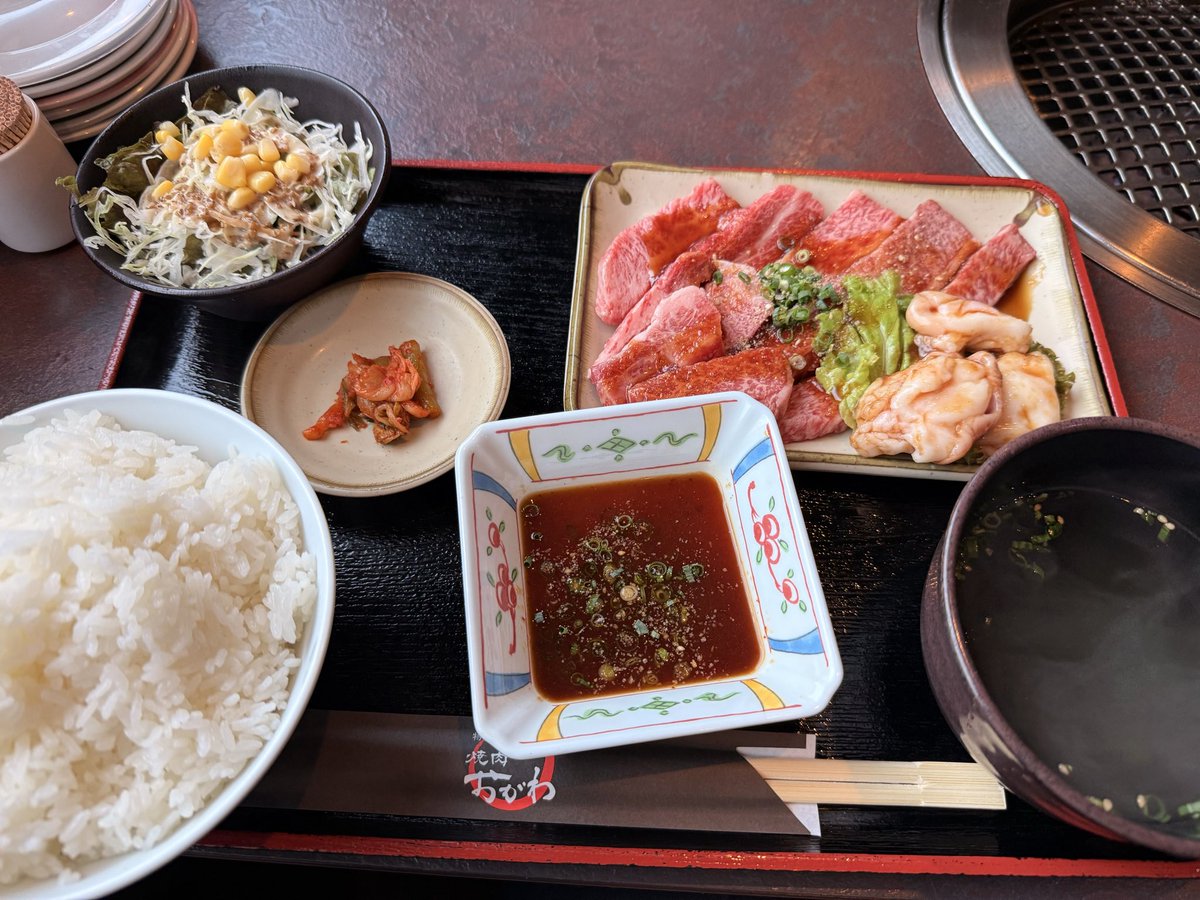 Azlejo's tweet photo. おひるごはん😋 https://t.co/FYmQ9nktYB
