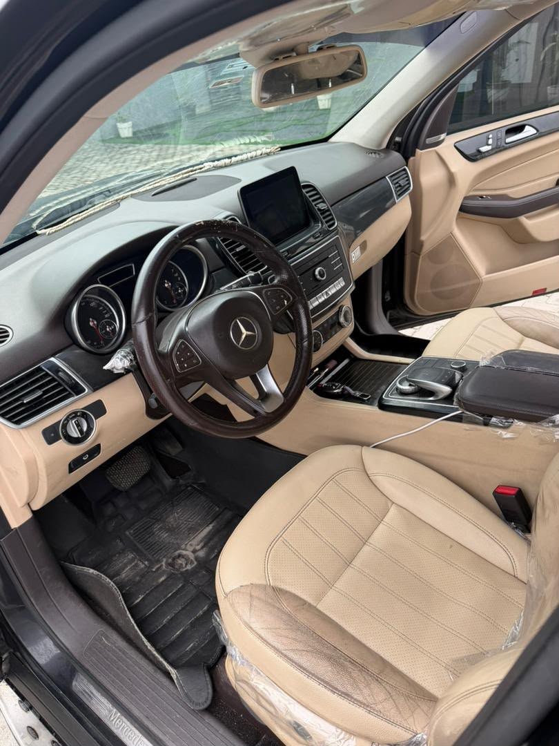 diekolaabosede's tweet photo. Distress distress sell 
Registered GLE2016
Few years used  
Price 21M  last 
Owner needs money like this 

Location AJAH
@naija_pr
@instablog9ja
@gistloversblog1
@AsakyGRN
 #NigeriaCars #LagosCars #Tokunbo #AutoSales #Lekki #AbujaCars #CarDeal #UsedCarsNigeria https://t.co/LovbuXDUoM
