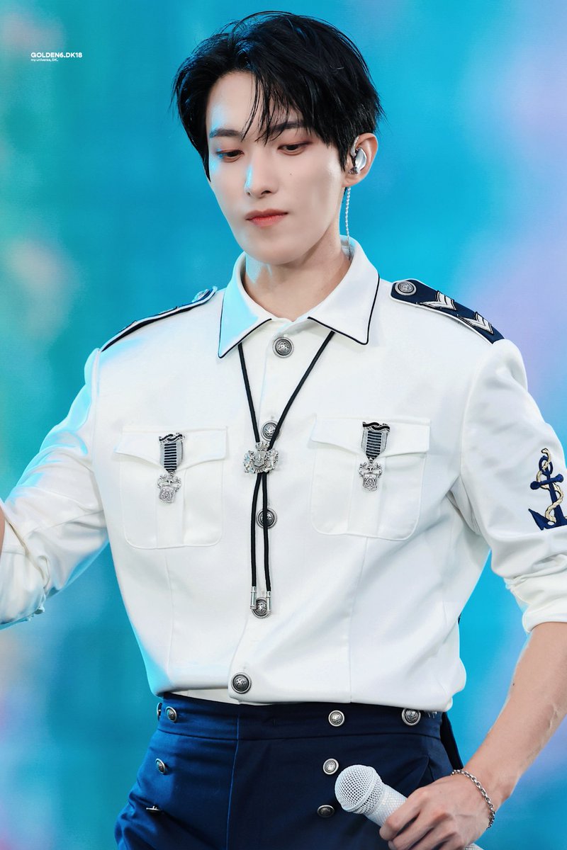 golden6_dk18's tweet photo. 20260621 SEVENTEEN CARAT LAND DAY 2🫶🏻

7월에도 잘 부탁해🫧🍀

#SEVENTEEN #DK #도겸 #DOKYEOM #석민 #세븐틴 #ソクミン #ドギョム #李碩珉 https://t.co/ycpKvfUIXz