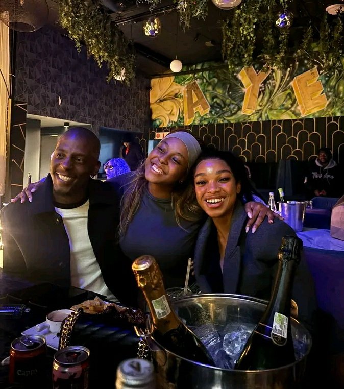 MeyiwaOluhle's tweet photo. Kwaze kwamnandi emhlabeni 🥹😌❤️ 
Yhoo ayyy... ngiyakhala ngenjabulo 😭🔥 

#ThandekaTshabalala 
#MmeliKhumalo https://t.co/D3Z1nn2lcx