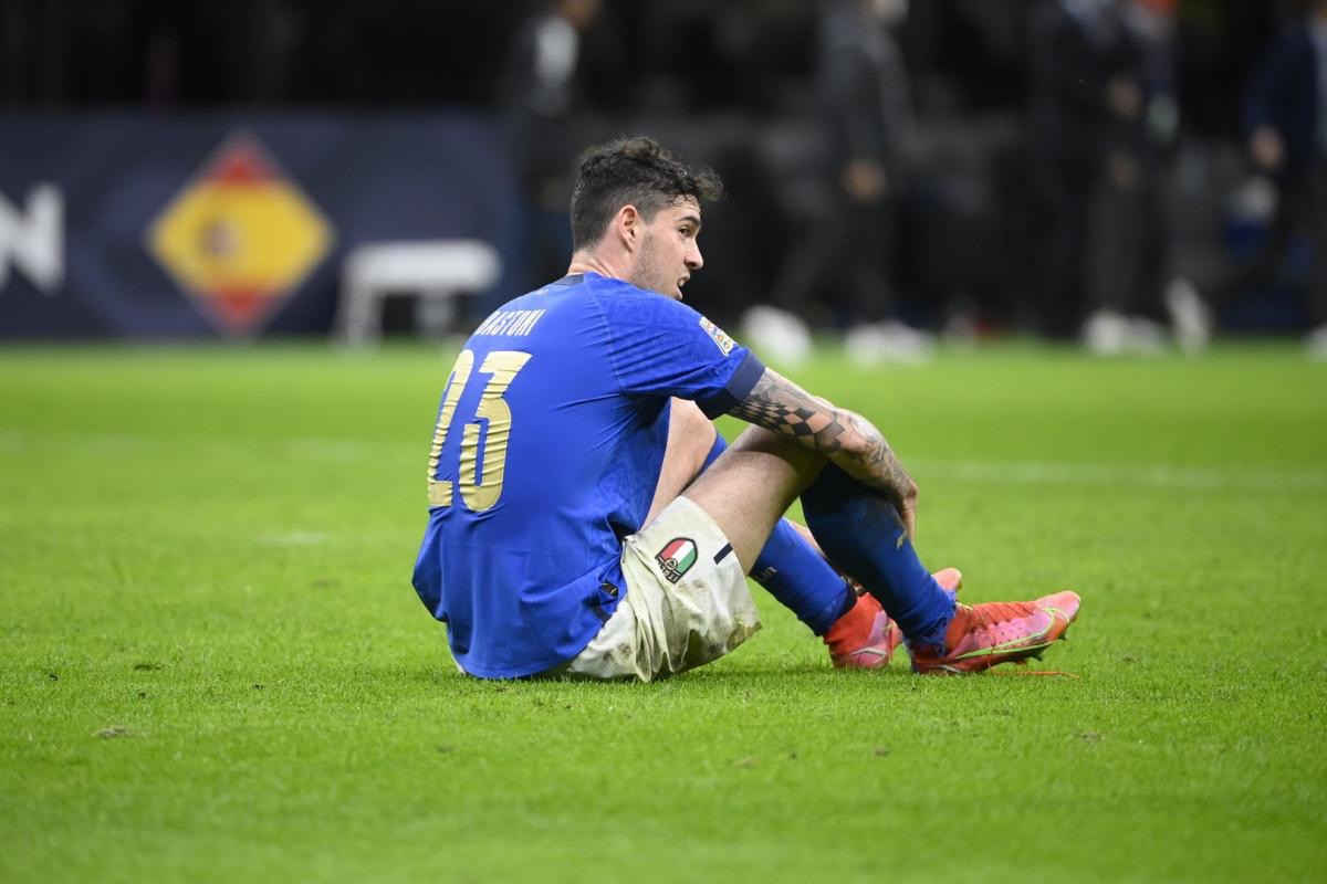 ActualiteSerieA's tweet photo. ⚫️🔵 Bastoni nie mais les procureurs ont mis la main sur des messages compromettant :

"La mineure te veut" lui a envoyé le proxénète

"Je dors (chez Bastoni) et il me raccompagnera demain" a envoyé la mineure au proxénète

(@Gazzetta_it) https://t.co/D2jk53YBdC
