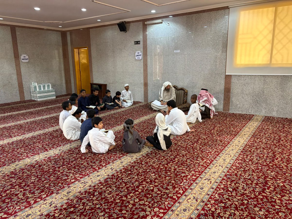 QRooh3's tweet photo. لقطات حية من الدورة الصيفية المكثفة بجامع الفاروق https://t.co/Hi7MLP8deQ