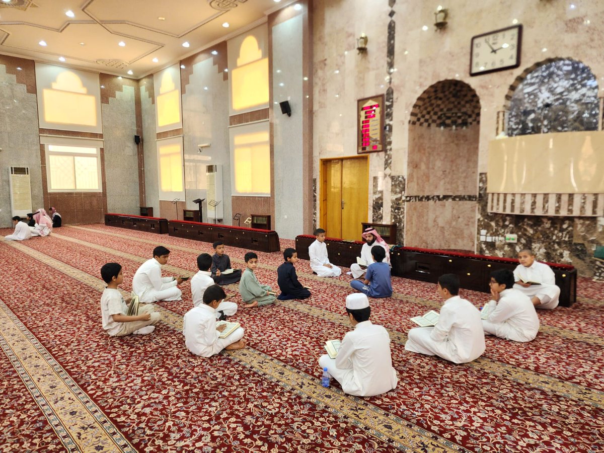 QRooh3's tweet photo. لقطات حية من الدورة الصيفية المكثفة بجامع الفاروق https://t.co/Hi7MLP8deQ