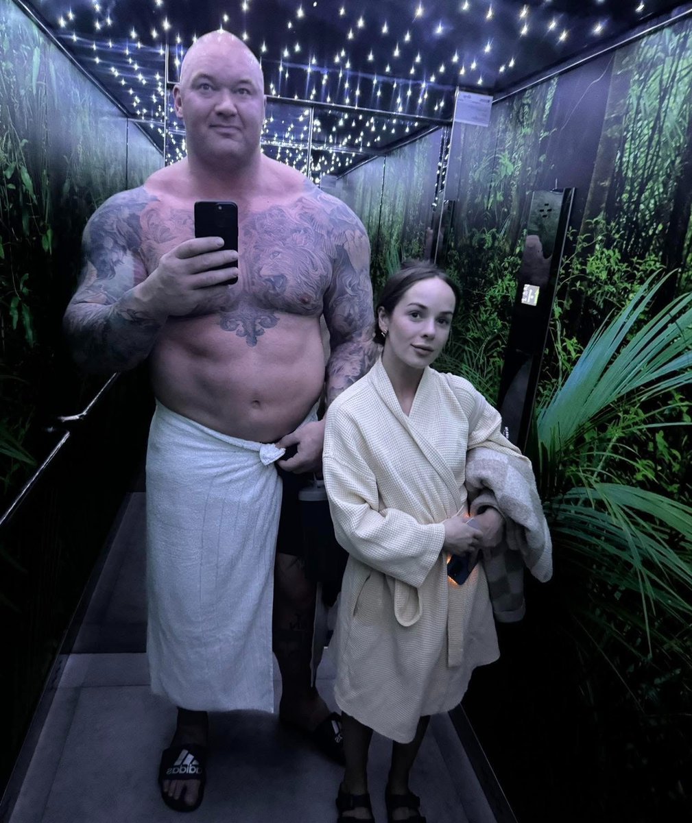 Dağ Karakteriyle Tanınan Thor Björnsson'dan Eşiyle Romantik Paylaşım