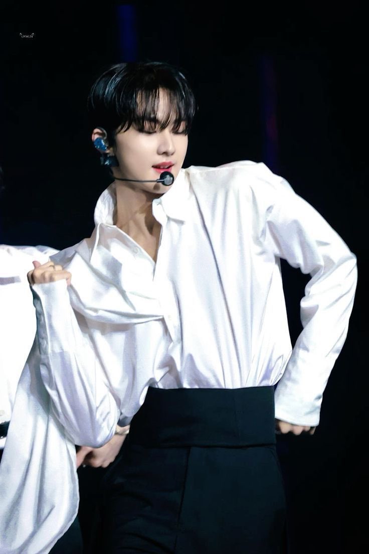 duxqori's tweet photo. 24년 위콘 의상 진짜 감탄만 나옴 장점만 보이잖아.. https://t.co/hcdtn5M7dh