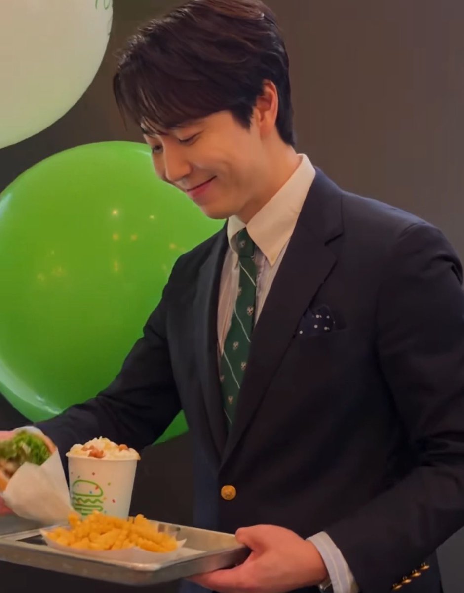 sugeom84's tweet photo. 아샹너무기엽네 https://t.co/JY20L8BppE