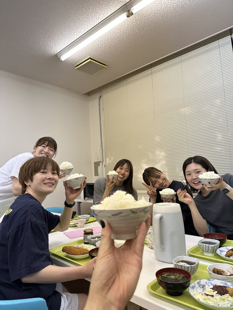 naoko___13's tweet photo. 新シーズンも宜しくお願いします💚
レベル🆙に向けてスタートしてます🏃‍♀️
身体作りも頑張るぞーー🍚
#ハニービー石川
#食トレ部 https://t.co/2p3ymWiuM6
