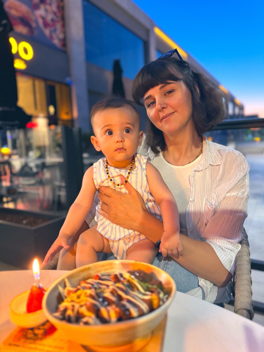 yuceozt's tweet photo. Hello 33 ! 🎂🍀💕🫠 
Bu kadar güzelini hayal bile edememişim, sizi çok seviyorum . 🫶🏻 https://t.co/R1zMm2qhg8