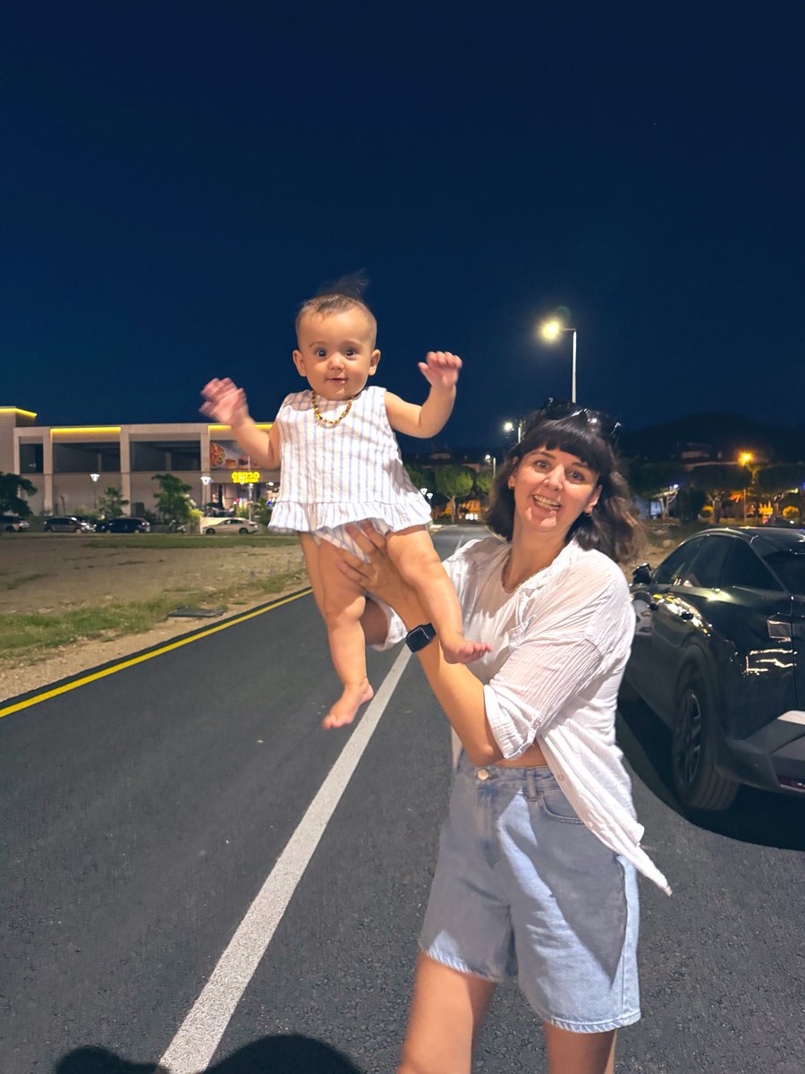yuceozt's tweet photo. Hello 33 ! 🎂🍀💕🫠 
Bu kadar güzelini hayal bile edememişim, sizi çok seviyorum . 🫶🏻 https://t.co/R1zMm2qhg8