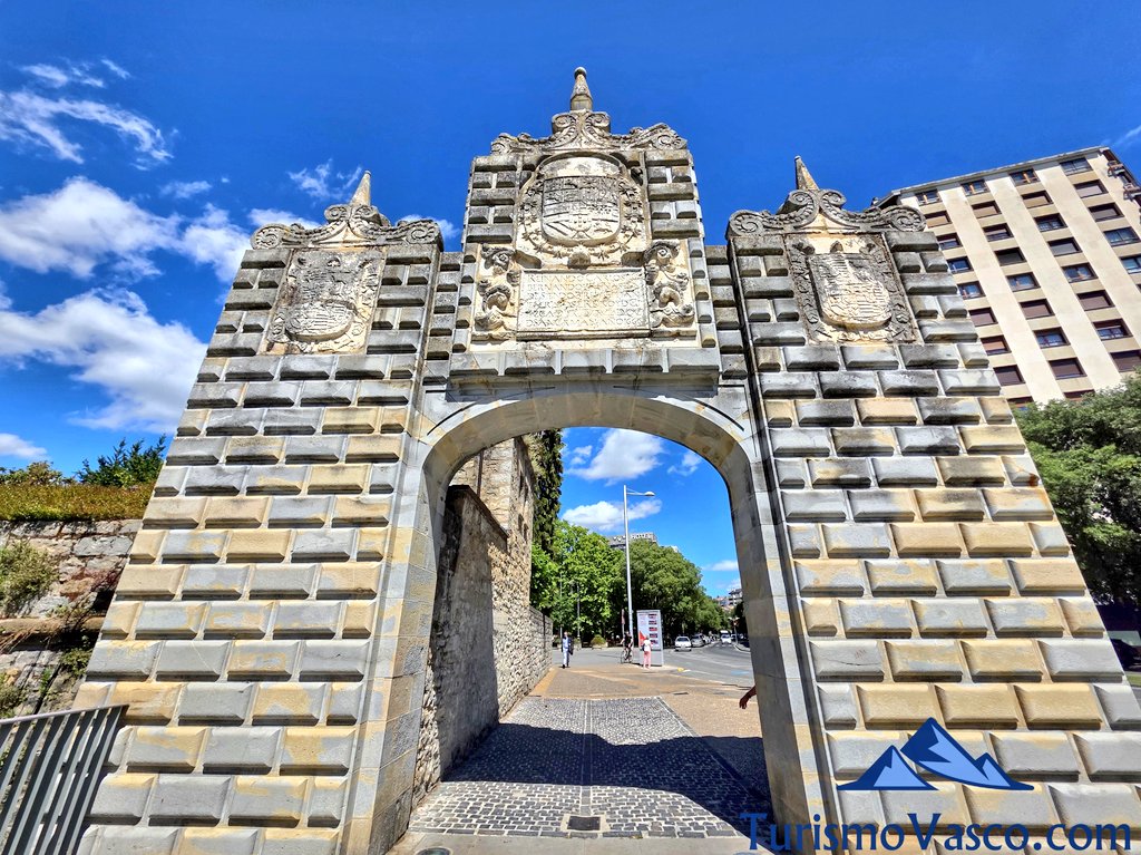 turismo_vasco's tweet photo. Egun on! Pamplona Iruña https://t.co/Ra0hjjkblJ