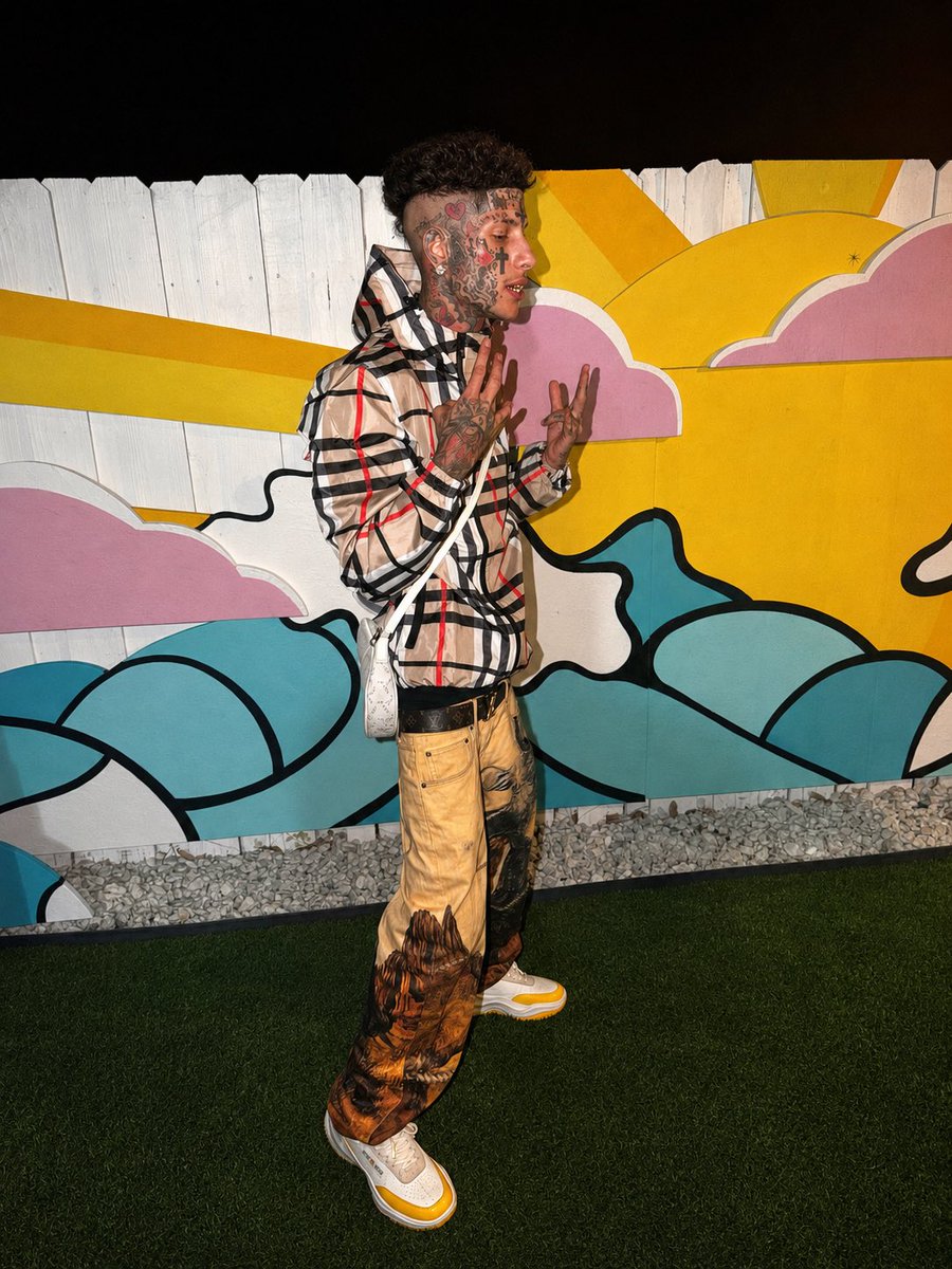 islandboyflyy's tweet photo. I’m just fine like wine 🍷: https://t.co/ZAKC7Fp7wP https://t.co/8fNBJkzSeo