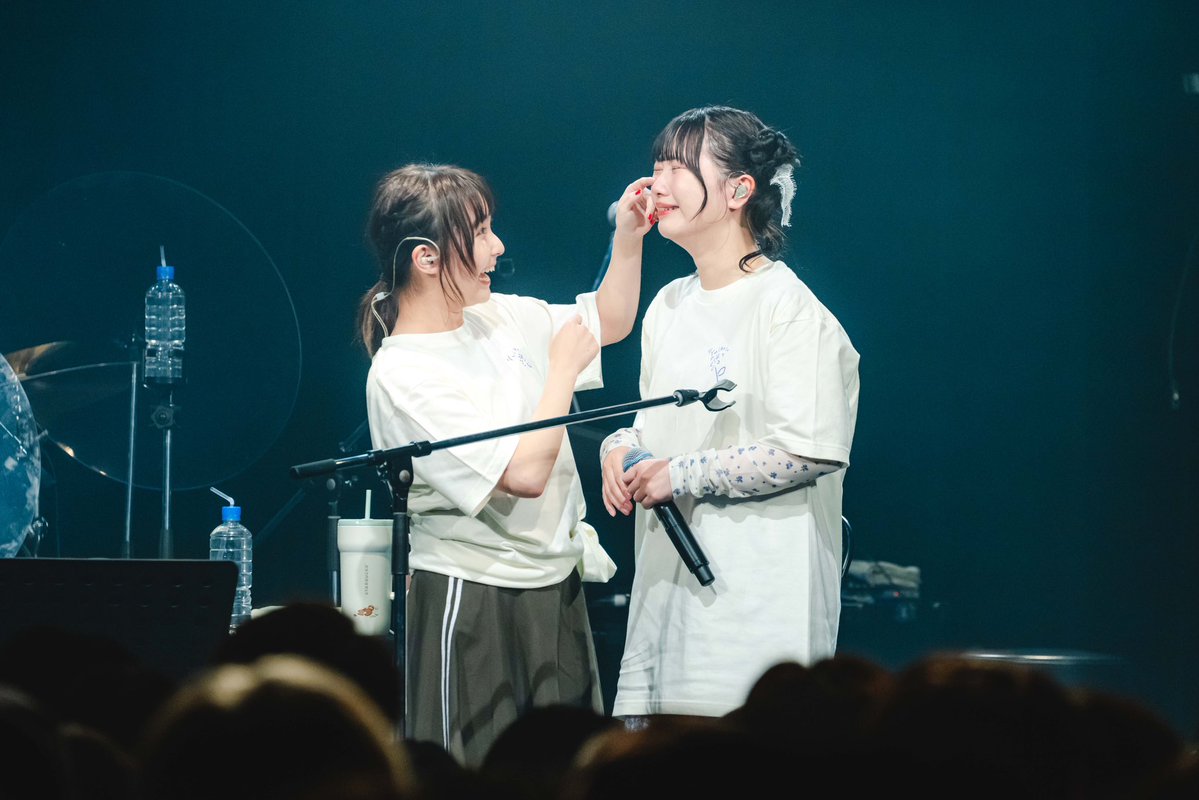 ami_sakagt's tweet photo. 2026.6.25 心斎橋BIGCAT

投稿遅くなりました、『ユイカ』の #時計草 呼んでくれて有難うね、あなたの夢が叶う日には必ず立ち会えるという嬉しい運命です、本番前、声が出なくなる未知の事態に足がすくんだけどゆいかが見てると思ったら頑張れたよ、ずっと憧れでいたいぜ、またやろ次は乾杯も🤝🏻

アミ https://t.co/XqCUopK9nB