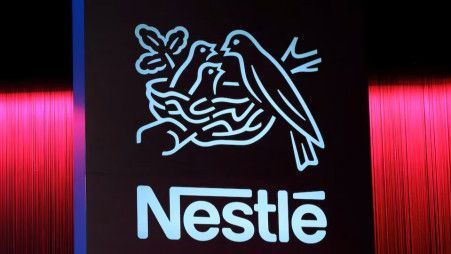 IndianTechGuide's tweet photo. 🚨 Nestle plans to remove artificial food colourings from all its products worldwide by the end of 2026. https://t.co/soaL5TG74R
