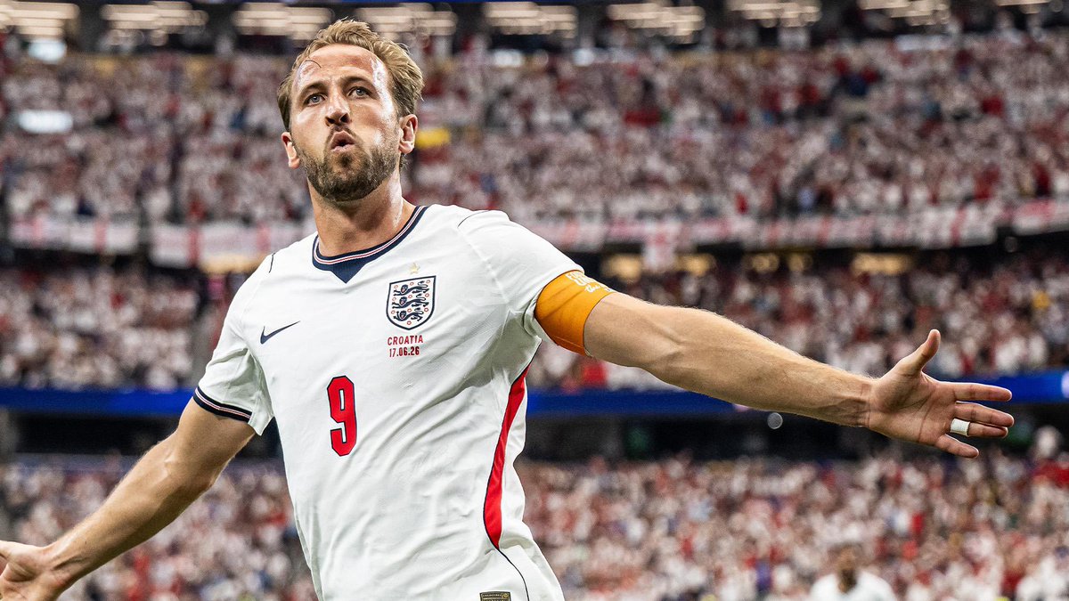 RobertoHollis9's tweet photo. According to my calculations, I think weโre already safe? Anyway, Kane plays today, so letโs hope he smashes it vs Congo! #ThreeLions #ENGDCR https://t.co/aoJCXZWVFy