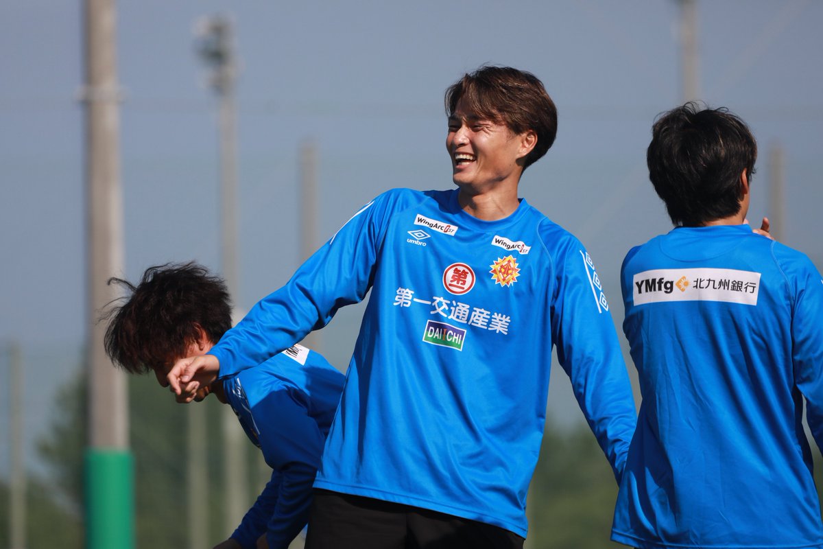Giravanz_staff's tweet photo. ／
#生駒仁 選手 入籍のお知らせ
＼

ジンさん、おめでとうございます🎉㊗️
幸せな家庭を築いてください！💐

▶️ https://t.co/5trOxU8JOw

#ギラヴァンツ北九州 https://t.co/zH5qUzxZT0