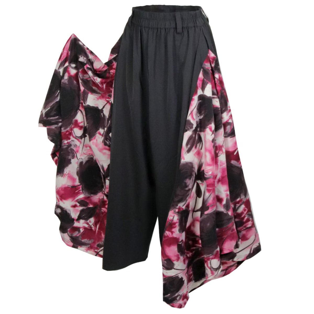 Deorart_shop's tweet photo. 【Deorart】
着物風のシルエットにゴシック感をプラスする、陰影のある薔薇モチーフ柄。
毎年完売続出の 浴衣トッパー＆袴風パンツのセットアップが今年も登場！

退廃的な雰囲気のあるカラー展開は、メンズ・レディースともにおすすめのデザインです。