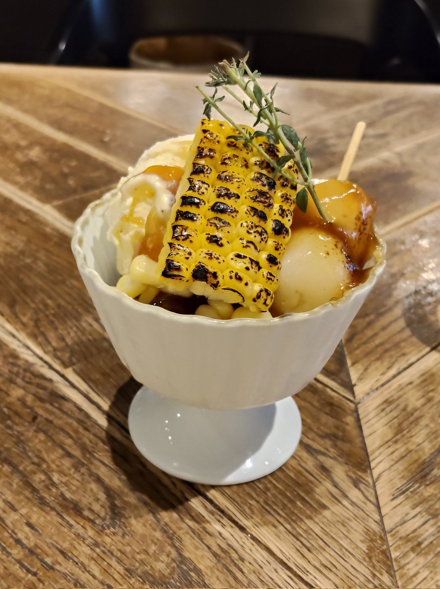 tonysan1021's tweet photo. T4 KITCHEN
焼きとうもろこしのみたらしパフェ🌽🍨😋 https://t.co/NbZcmedBjL