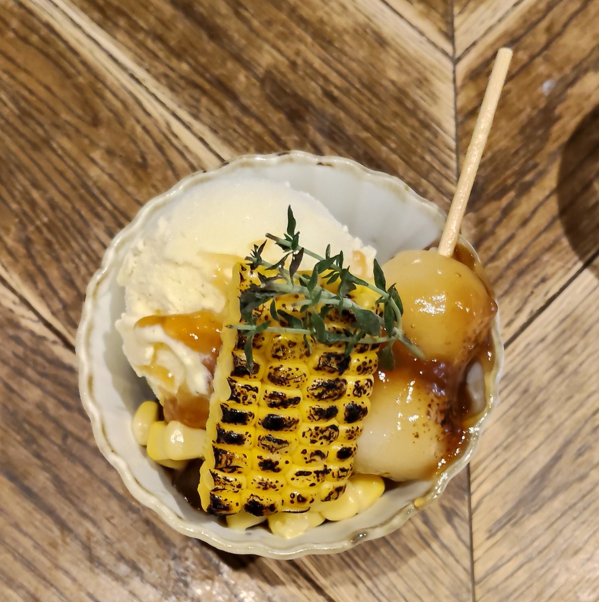 tonysan1021's tweet photo. T4 KITCHEN
焼きとうもろこしのみたらしパフェ🌽🍨😋 https://t.co/NbZcmedBjL