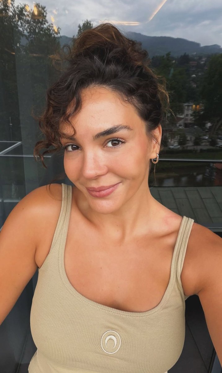 allaboutebru's tweet photo. Ebru Şahin instagram'da yeni hikayeler paylaştı.💕
#EbruŞahin @rebrusahino https://t.co/vDkM5hbplS