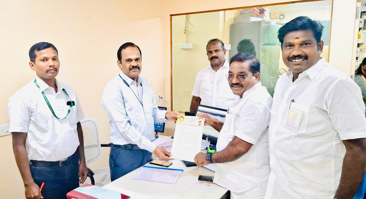 BOOTHALINGAMPI3's tweet photo. கன்னியாகுமரி மாவட்டத்தில் தொடக்க வேளாண்மை கூட்டுறவு கடன் சங்கம் சார்பில் விவசாயிகளுக்கு வழங்க வேண்டிய வட்டி இல்லா விவசாய கடனை உடனடியாக வழங்கிட வேண்டி கன்னியாகுமரி மாவட்ட கூட்டுறவு இணைப்பதிவாளர் மற்றும் மத்திய கூட்டுறவு வங்கி மேலாண்மை இயக்குனர்  அவர்களை கன்னியாகுமரி கிழக்கு https://t.co/oBRfoKhVz2