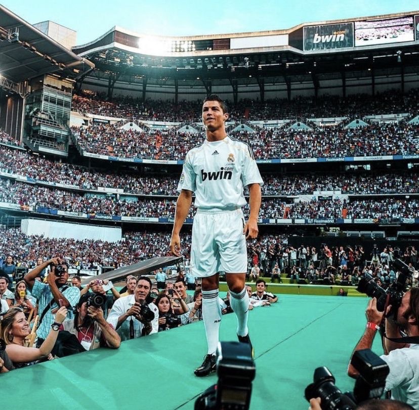theMadridZone's tweet photo. 🔙 On this day in 2009, Real Madrid announced the signing of Cristiano Ronaldo.

438 games, 451 goals, 131 assists and 15 trophies later, he cemented himself as the greatest player in history. ✨🐐 https://t.co/fXMoAp5u75