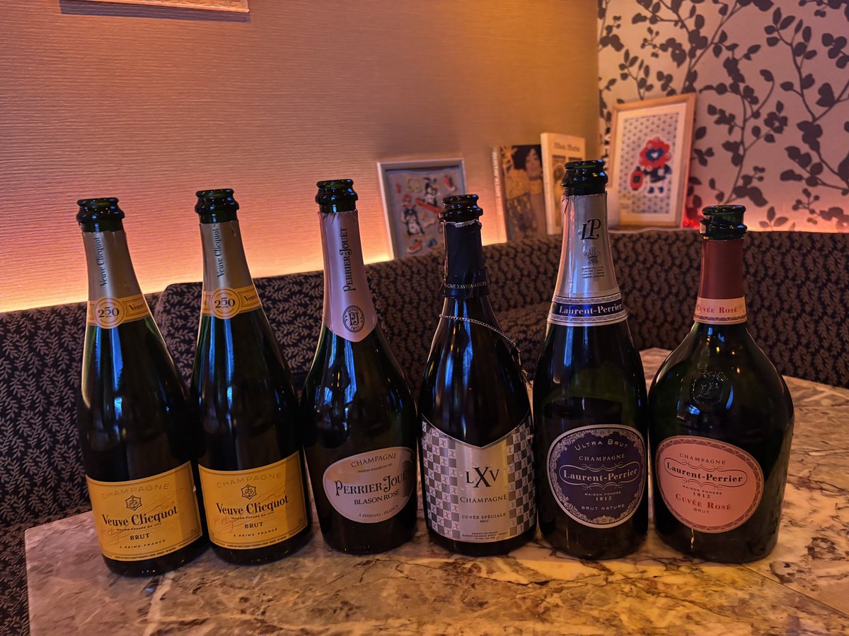 813naniwa's tweet photo. 昨夜も本当にありがとうございました😊
たくさんのシャンパン美味しく頂きました🍾🫣いつもありがとうございます！
#浪花長　#人形町　#水天宮　#浜町 https://t.co/r6x7H6oS3w