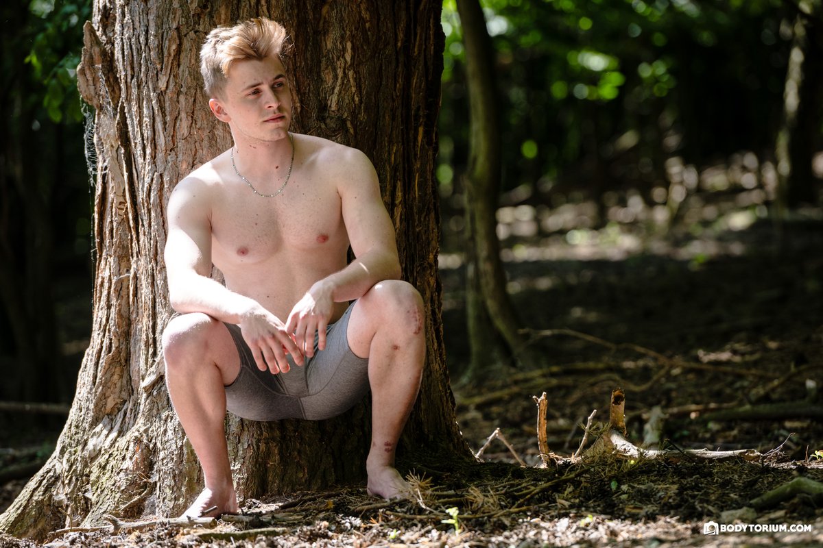 bodytorium's tweet photo. Wes✨💪
Young engineering student and all-around athlete during his first fully nude session.
Full album → https://t.co/CFM3z4lm6O

#MaleNude #OutdoorNude #NudePhotography https://t.co/A7vuuAwrj5