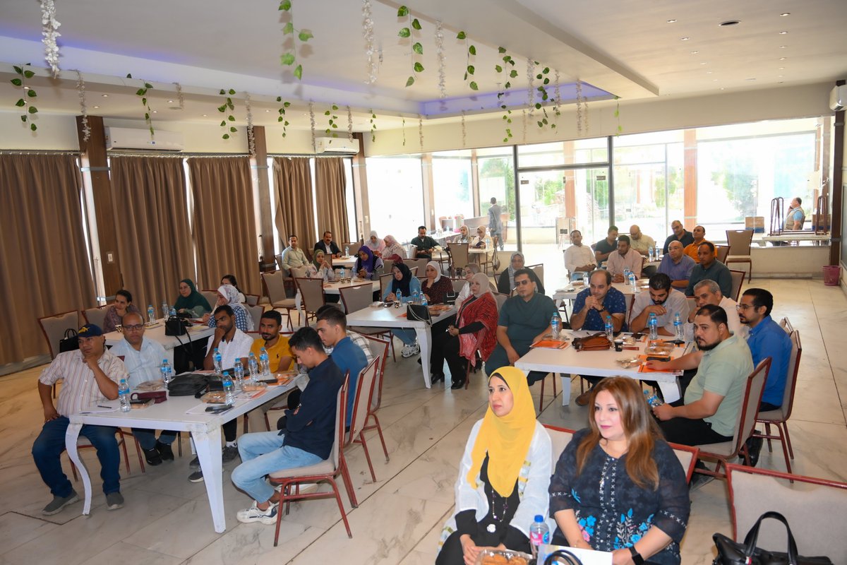 FAOEgypt's tweet photo. استهدفت الحملة التوعوية لمقاومة مضادات الميكروبات بمراكز أسيوط وأبوتيج ومنفلوط العديد من القطاعات المعنية ضمن نهج الصحة الواحدة، تأكيدًا على أن #AMR تحدٍ عابر للقطاعات يتطلب استجابة موحّدة. وشملت: مربي الثروة الحيوانية، الأطباء، الهيئة المصرية للدواء والهيئة القومية لسلامة الغذاء https://t.co/NstodqQcF1