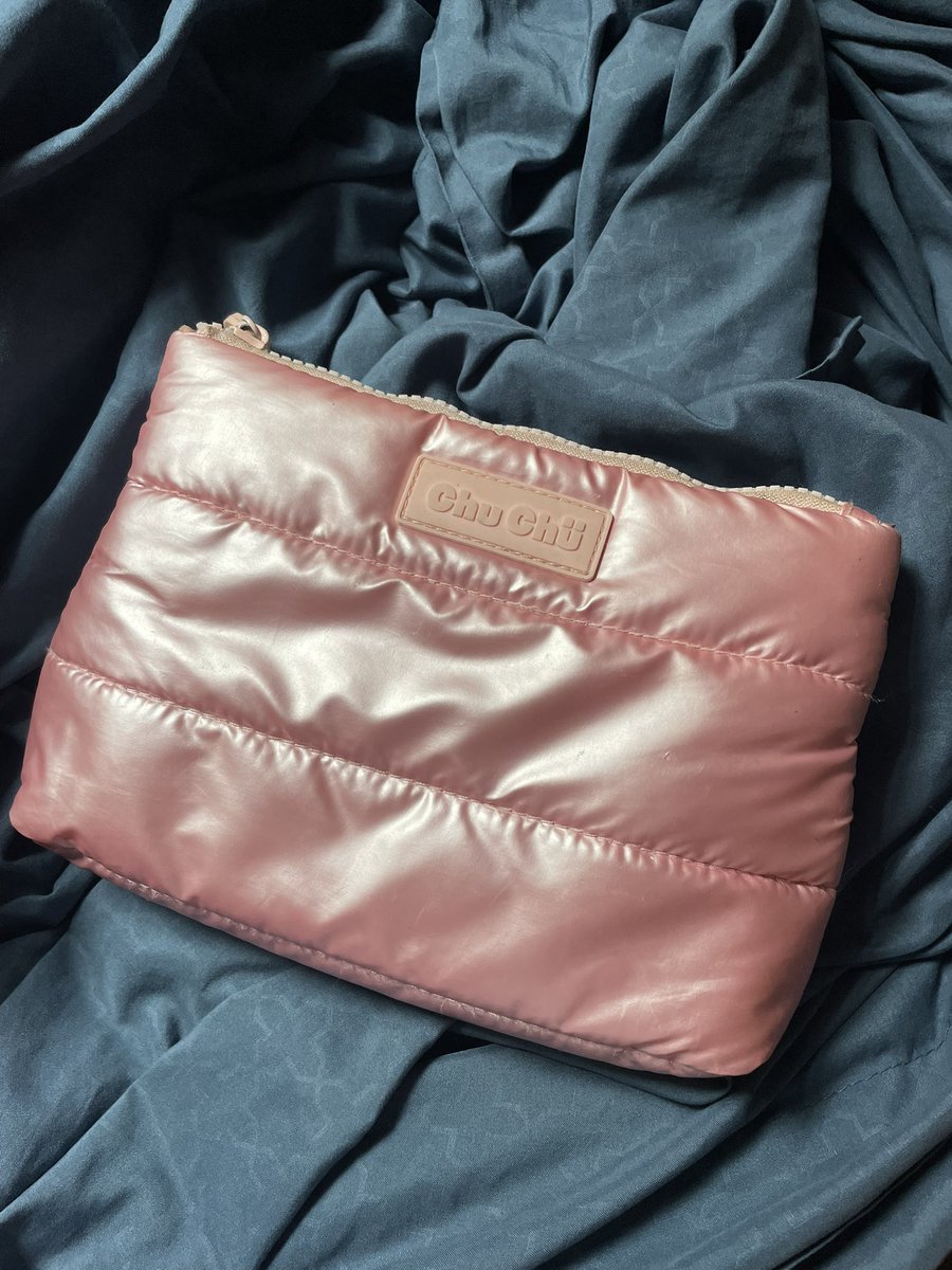 islalaycomms's tweet photo. wts lfb ph makeup declutter

absidy foundation 2.5W (85-90% laman)
chuchu pouch (na wash ko na loob ulitin mo na lang para tuluyan maalis yung bakas ng pang kilay ko) 

absidy - 200 FIX
chuchu pouch - 180 

loc: imus cav

svt commissioner commstwt enhypen preloved studytwt https://t.co/B0eMXP71kz