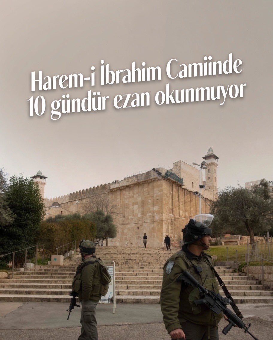 muslimportcom's tweet photo. İsrail, Batı Şeria’daki tarihi Harem-i İbrahim Camii'nde 10 gündür ezan okunmasını engelliyor. Cami Sinagog’a çevrilmek isteniyor!

Caminin Vakıf Müdürü Ebu Suneyne:

📌 "İşgalciler, camide onarım bahanesiyle ezan okutmuyor. Caminin tarihi kimliğini değiştirmeye çalışıyorlar. https://t.co/sJhZQaUW7i