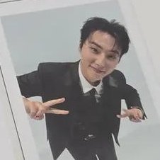 ____greatest's tweet photo. 1.8미터지만 한입거리인 내 강아지 위에서 찍은 각도가 진짜진짜 귀여운데 그런 사진이 별로 없다는 거 정말 웃음이 나옴 ㅜㅜ 키가 크다는 이유로 업힘을 덜 당해서 불합리하다 느꼈다고 말한 것과 비슷한 맥락으로 https://t.co/3B2kgcXycx