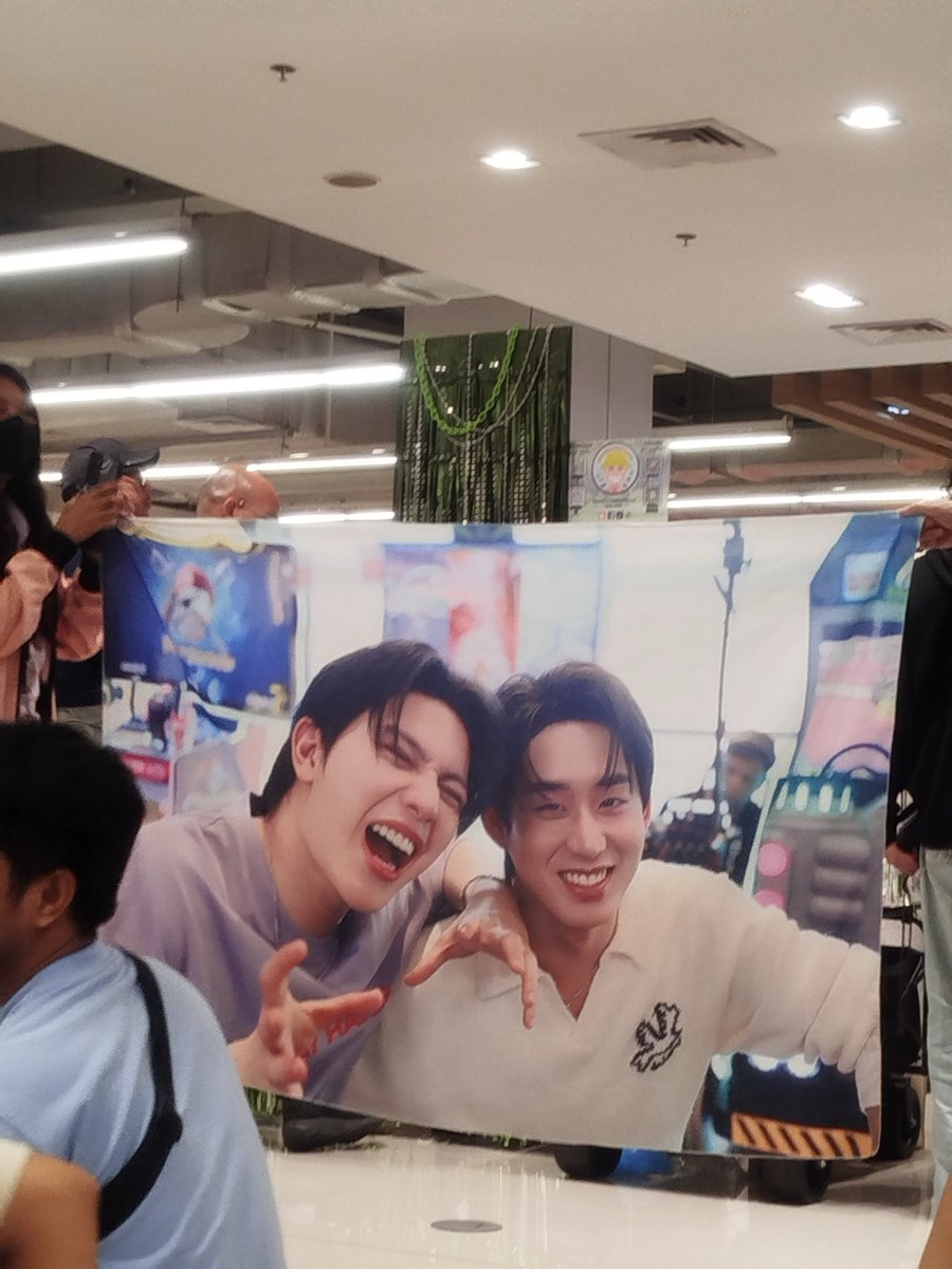 holyhoney18's tweet photo. 1st time going at #ThaiBLFest3 super cute at Ganda ng mga freebies thank you @TEPHL at sa lahat ng booths😍😘😆 nag enjoy ako!!! #Y2KBoys🌈 https://t.co/aAngcjpJdT