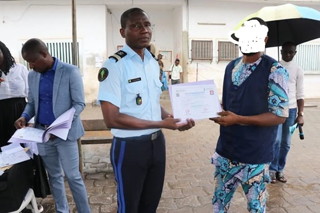 actualites229's tweet photo. 🇧🇯 @lanationbenin nous informe que l’Agence pénitentiaire du Bénin (#Apb) a remis, hier mardi 30 juin, les attestations de succès à 171 détenus admis sur 173 candidats présentés au Certificat de qualification aux métiers (#CQM), session d’octobre 2025, sur l’ensemble des... ⬇️ https://t.co/EeSUbKQk46
