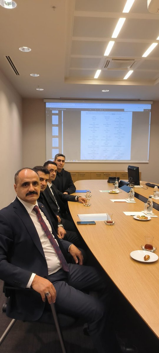 gundes_46's tweet photo. @tcbestepe Külliyesi'nde, #eskiuzmançavuşlar 'ın memuriyete geçirilmesi konusunda kapsamlı bir sunum gerçekleştirilmiştir.

Çözüm Masada!
Yıllardır çözüm bekleyen Eski Uzman Çavuşların taleplerini, hukuki gerekçelerini ve çözüm önerilerimizi ilgili makamlara arz ettik.
Haklı mücadelemizi kararlılıkla sürdürmeye devam edeceğiz.
@RTErdogan
@_cevdetyilmaz
@dbdevletbahceli 
@kilicdarogluk
@eczozgurozel 
@MDervisogluTR
@mahmutarikansp 
@erbakanfatih 
@Ahmet_Davutoglu 
@alibabacan
@umitozdag
Mustafa Gündeşli