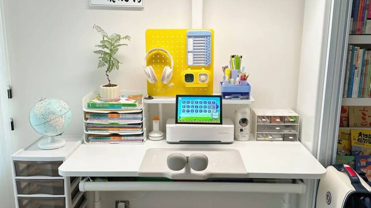 Micapora's tweet photo. Transforming my desk into a productive Zen zone today—less clutter, more vibes, perfect for knocking out tasks with focus. https://t.co/vPGnLECjbU
