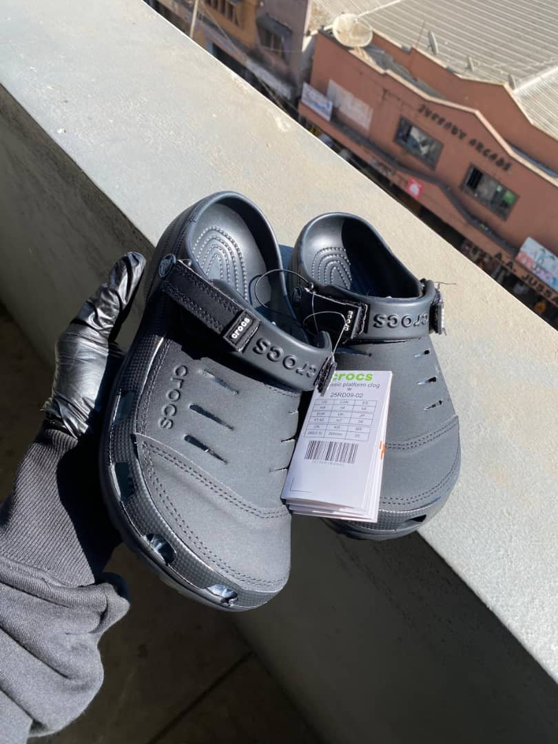 slimmammie's tweet photo. Crocs Size 40-45 available 

Mk50,000 only

Blantyre
0998100199 https://t.co/F4JZBe0gM3