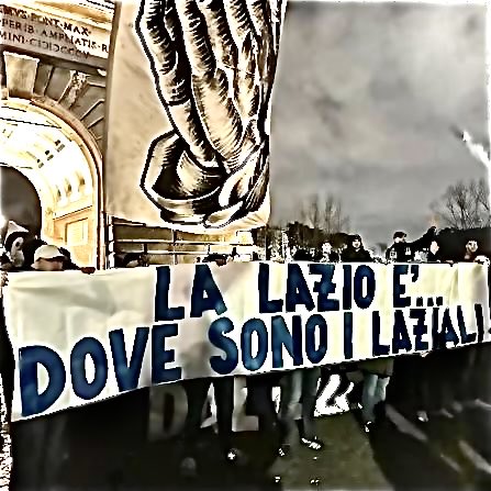 GiGiSSLazio's tweet photo. Mercato a saldo zero ✅
Cessioni di #Provedel e #Romagnoli ✅
Dimissioni di #Sarri ✅
Acquisto di un allenatore mediocre ✅
Aumento di capitale annunciato ✅
Letterine del cazzo, vuote nei contenuti e piene di fantasie già smentite ✅ 

Nuovi acquisti fatti ❌
Ingresso in società di #Signori ❌
Ritorno di #Peruzzi ❌
Aumento di capitale fatto ❌
Lancio o annuncio della nuova campagna abbonamenti ❌

Nel mentre però:
1️⃣ #Lotito ha acquistato la #Reggina.
2️⃣ Dirigenti stipendiati dalla #Lazio sono in ferie e/o lavorano per la Reggina.
3️⃣ Lotito e i suoi dirigenti hanno concordato con Lotito e i suoi dirigenti di organizzare un’amichevole di “lusso” tra Lazio e Reggina.
4️⃣ La Lazio, in quanto Ente Morale (alias giochetto personale del presidente), potrebbe persino foraggiare la Reggina di materiale vario di cui il Club ad oggi non dispone.

Vabbè, per fortuna, la Lazio, quella vera, domani scende in Piazza manifestando, in tutta la sua bellezza, il proprio dissenso.
LA LAZIO È… DOVE SONO I LAZIALI.