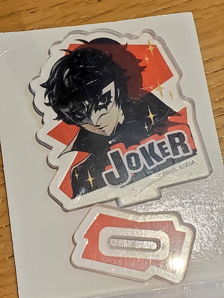 Addicted0325's tweet photo. カードが近所に無いから諦めてアクスタ買ったらジョーカー来た！
やったね(o≧▽゜)o https://t.co/iiuJQai1Fg
