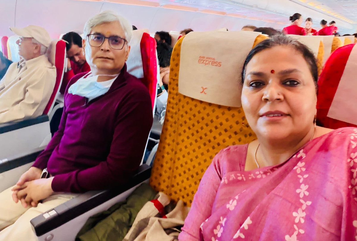 kargilfighter99's tweet photo. महागामा की  मंईयां. रत्नेश जी के लिये सावित्री मईया जैसा किरदार निभाने वाली झारखण्ड सरकार की ग्रामीण विकास मंत्री आदरणीय @DipikaPS जी और रत्नेश जी आप दोनों के वैवाहिक वर्षगांठ पर हार्दिक बधाई एवं शुभकामनाएँ।
आप दोनों का साथ हमेशा बना रहे यही ईश्वर से प्रार्थना है। https://t.co/9yGcXftSjT
