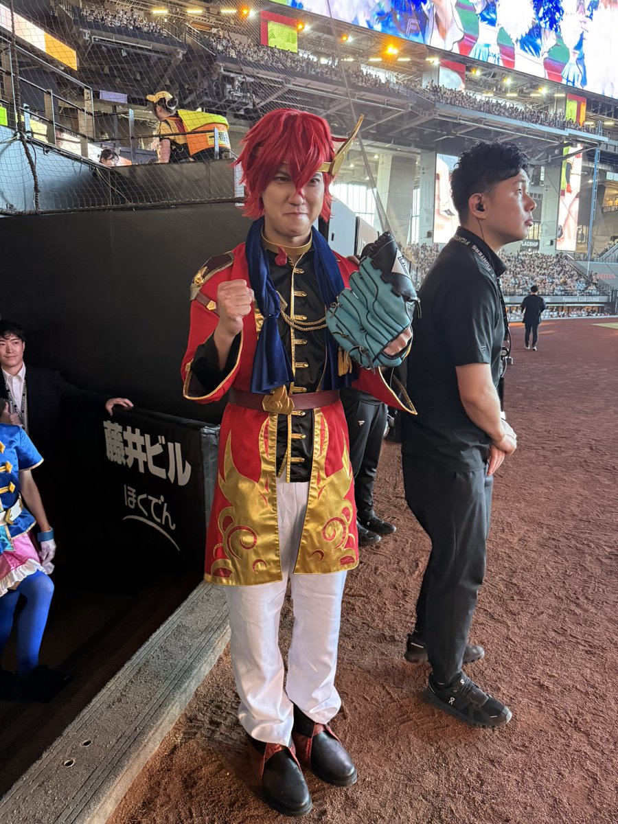 soramamefes's tweet photo. そらまめカンパニーまめフェスpresents北海道日本ハムファイターズ対オリックス・バファローズ試合⚾️ファイターズ勝利🏆という本当にドキドキいっぱいの素晴らしい試合でした✨またNORDの卓城君にはトーマとして熱く始球式で盛り上げて頂きEdefender4人が全力で応援📣皆様有難うございました⚾️ https://t.co/LOa1q5AjMh