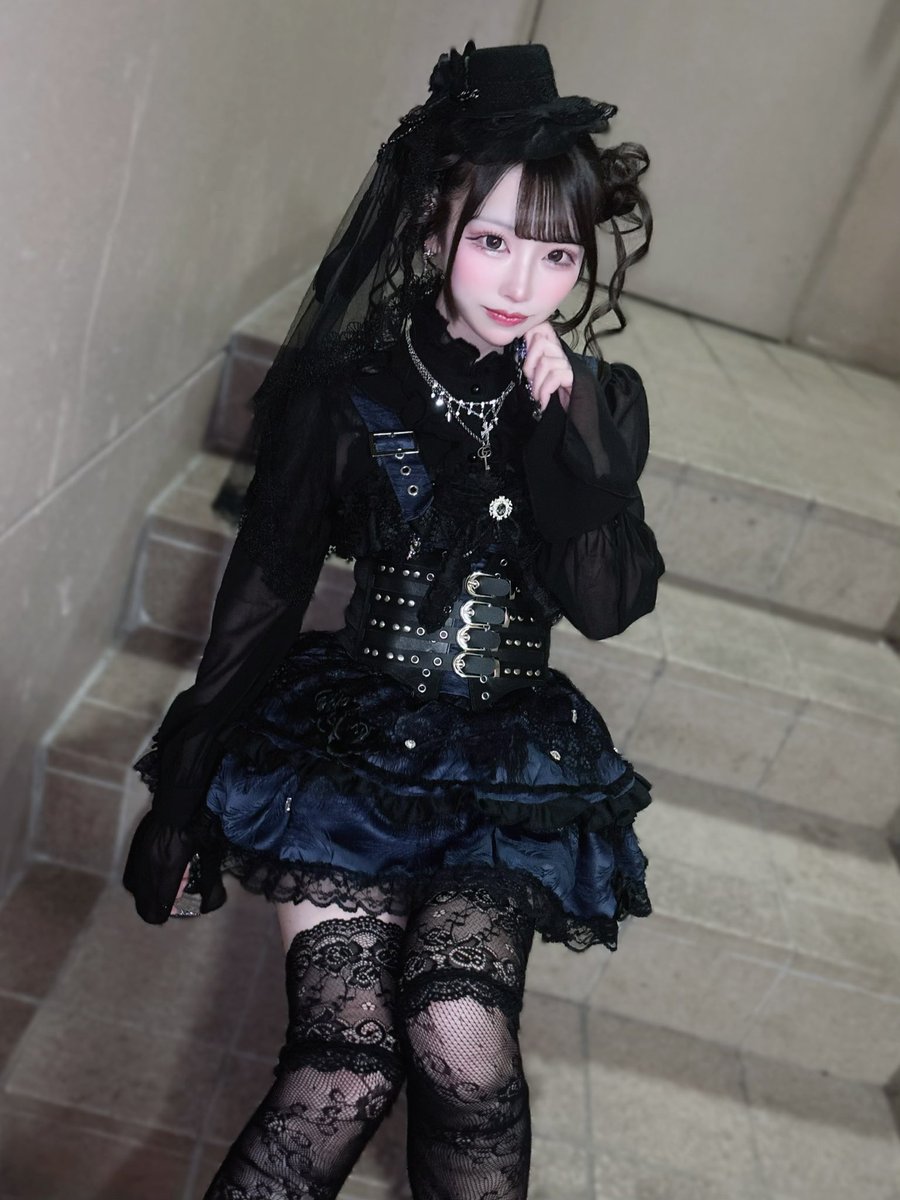 pichansan_'s tweet photo. 鎖に繋がれたまま https://t.co/md8YXAMOpy