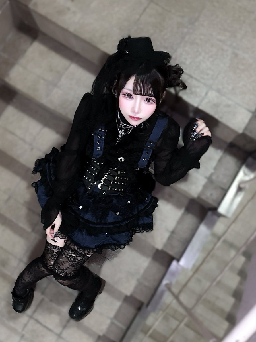 pichansan_'s tweet photo. 鎖に繋がれたまま https://t.co/md8YXAMOpy