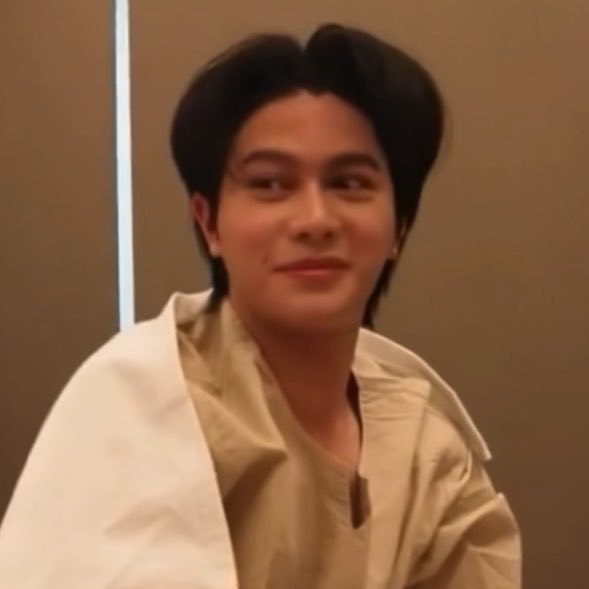 srporpor's tweet photo. โอ้ยยยน่ารักมากเลยอ่ะ เหมือนเด็กพึ่งตื่นมากหัวดุ๋ง ๆ แก้มอ้วน น้องวิลเลี่ยมน่าเอ็นดูโครต 💘🥺 https://t.co/aFPVrBPWfa
