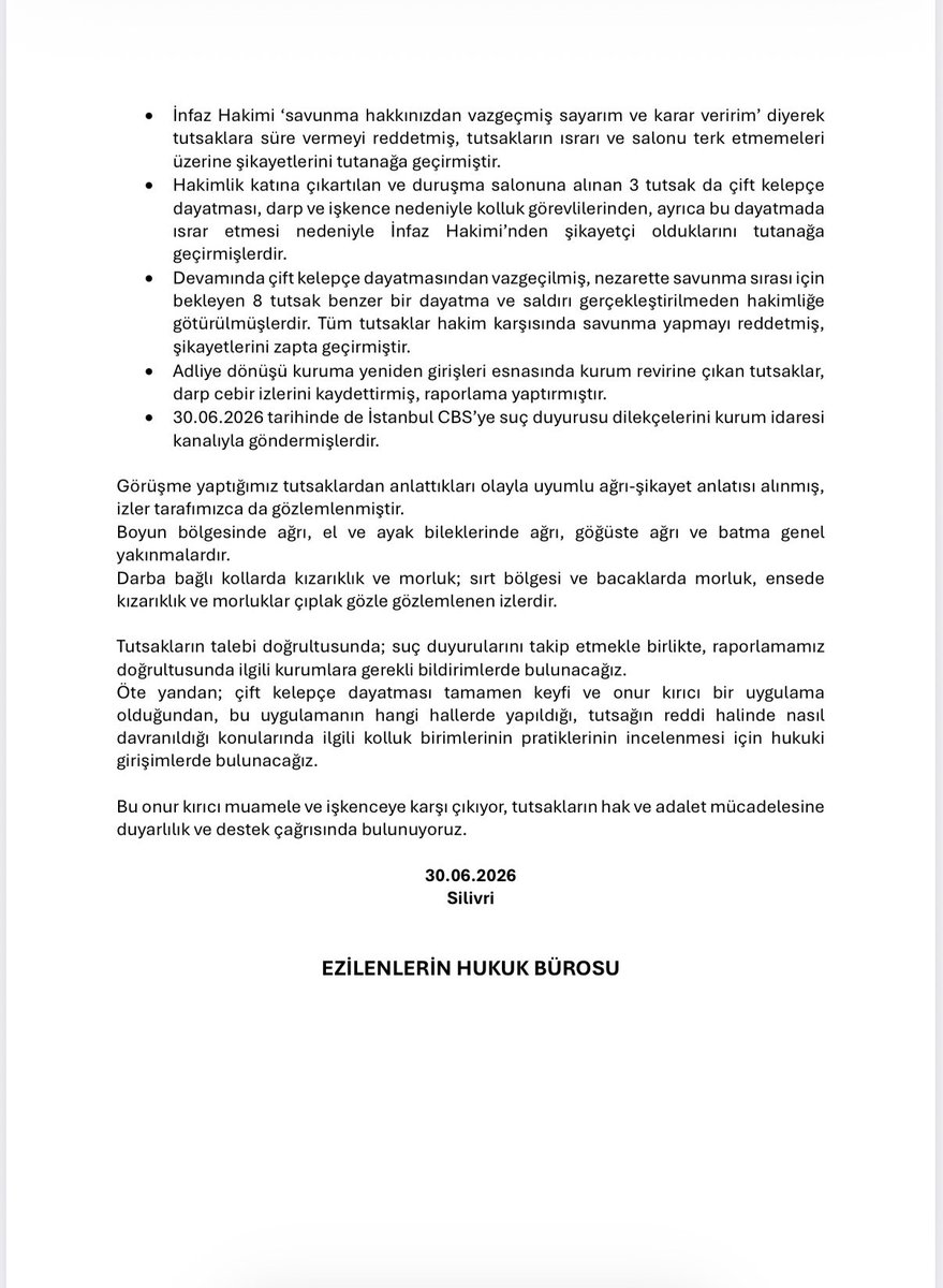 EzilenlerinnHB's tweet photo. Tutsak müvekkillerimize Silivri Adliyesi’nde jandarma tarafından uygulanan çift kelepçe dayatması ve işkenceye dair bilgilendirme metnimizdir 👇

Çift kelepçe uygulaması keyfi ve onur kırıcı muameledir!
İşkence suçtur!
Dayanışmaya çağırıyoruz. https://t.co/seCXrA9Dco