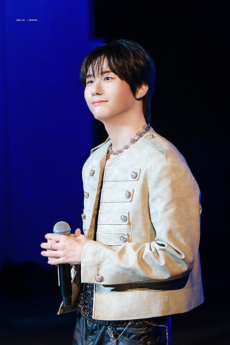lighton1109's tweet photo. 260628 K-Stage 드림하이 홍콩

아름답다..ෆ

#강승식 #승식
#SEUNGSIK #スンシク
@KSS_officialtwt https://t.co/xneEFq2bV2