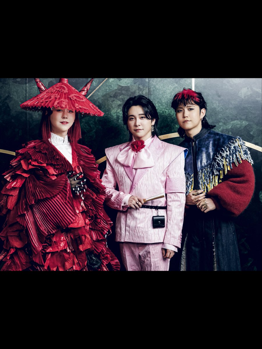 MGA__CEREMONY's tweet photo. Mrs. GREEN APPLE presents 『CEREMONY』
⁡
Mrs. GREEN APPLE(@AORINGOHUZIN )のSpecial Fashion Portraitを公開📷
⁡
#MGA_CEREMONY
#MrsGREENAPPLE
⁡
Photo by @ogata_photo https://t.co/E5CUNw88Dm