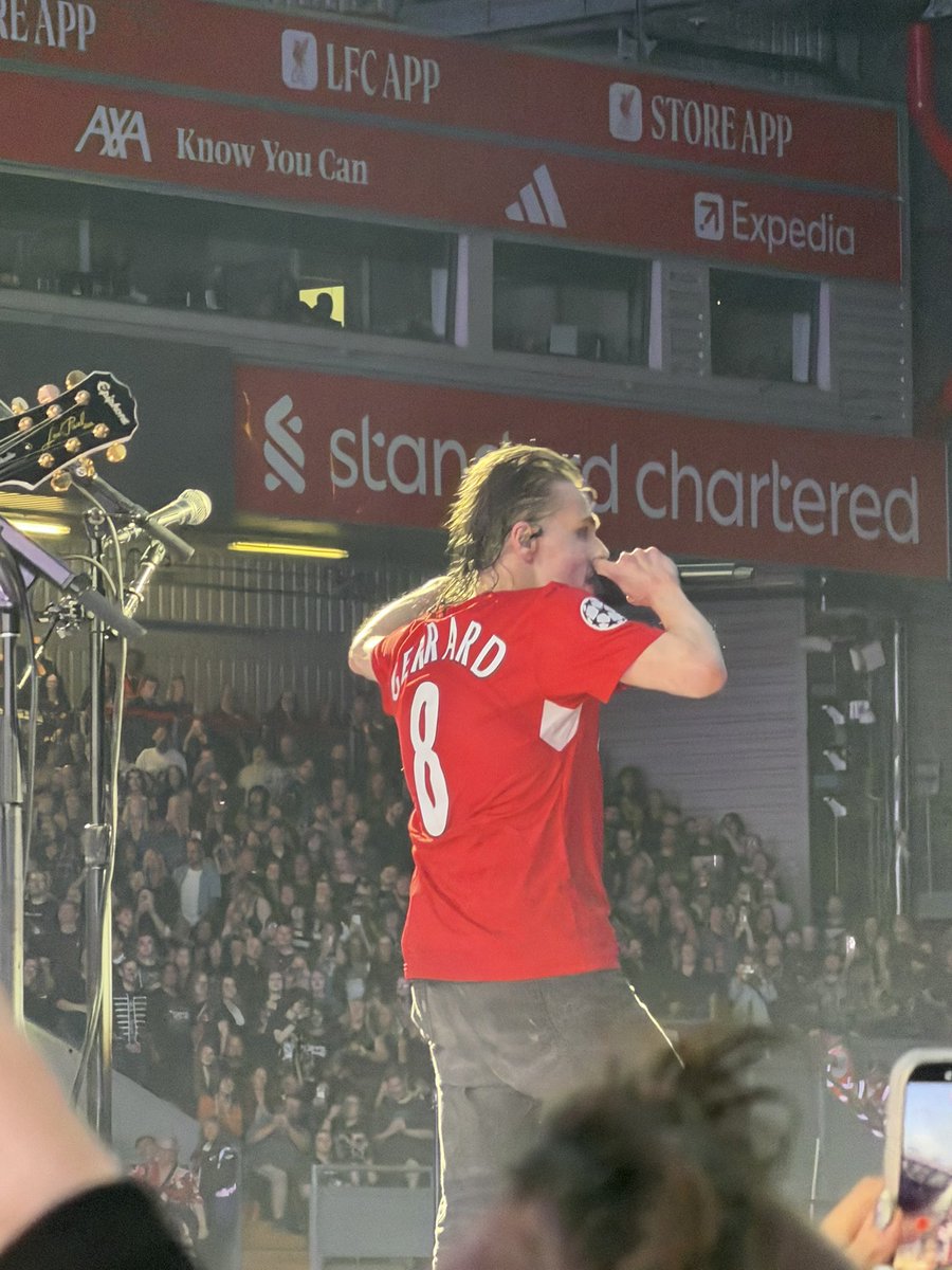 SkyeTimeBeast's tweet photo. FUCK YEAHHHHHHHHHH MY CHEMICAL ROMANCE AT ANFIELD https://t.co/V1zqwsiEPl