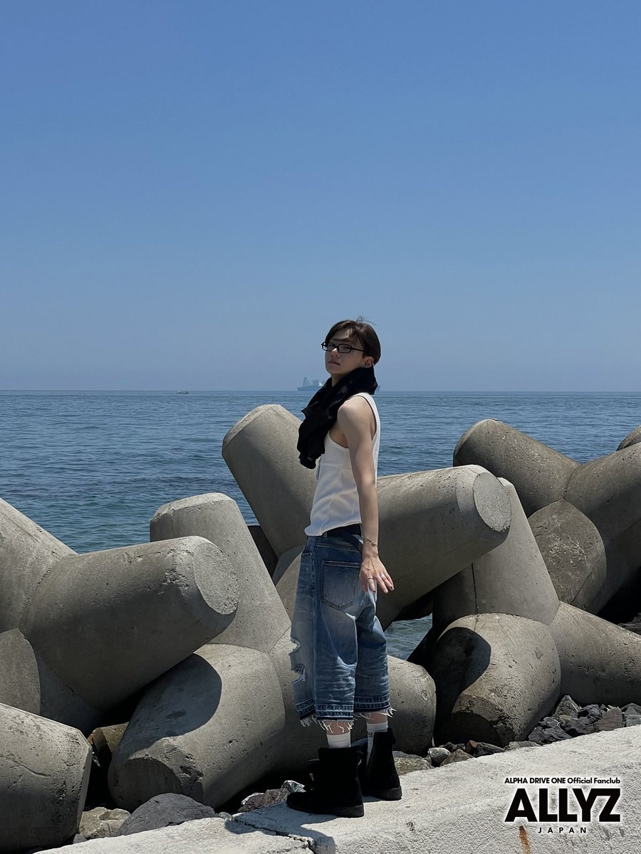 19wons's tweet photo. 260701 japan plus chat diary #상원 #SANGWON 

hello allyz, it's sangwon. it's finally my turn. i went to my favorite city for the first time in a while for a schedule. i was too sleepy and didn't have the energy to take pictures, but since it's a place i like, i randomly took a shot out the car window hehe.

this is a cute mouse i found by chance. you guys shouldn't cry (ulmyeon). you shouldn't be scared (jjolmyeon). cold noodles (naengmyeon) are ok~~

when i went to ulsan, i went a little bit to the outskirts and was surprised to see the ocean. i spaced out and stared at it for a while. sometimes i prefer the mountains, and sometimes i prefer the ocean, but i think i like the ocean more lately...!

i made a little time in the practice room and pulled out my precious equipment for the first time in a while. i made it echo throughout the entire practice room.