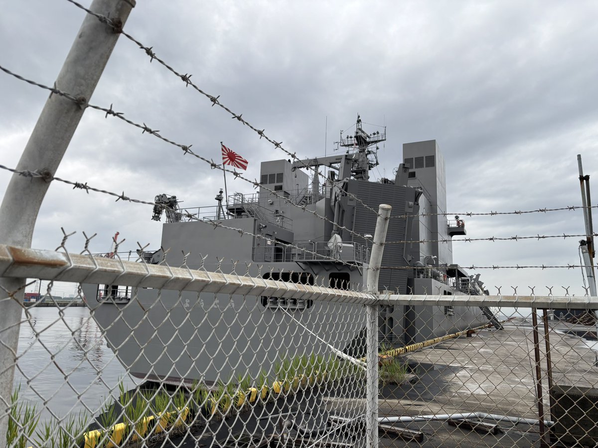 goodseamanship's tweet photo. 輸送艦ようこう https://t.co/5qEUH5dRmT
