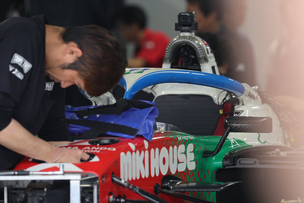 say_row_gun_toy's tweet photo. @SUPER_FORMULA @fswpress #testday #pitwalk https://t.co/giFVVz4NKW